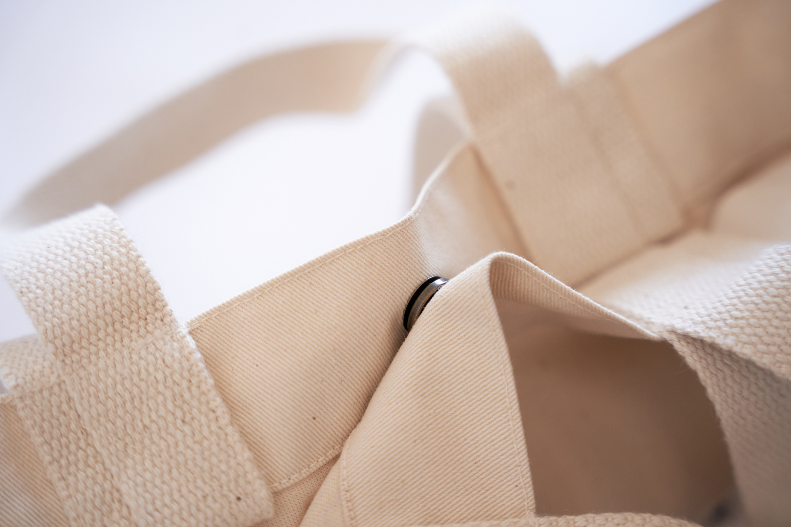 Tote bag med lukkeknap